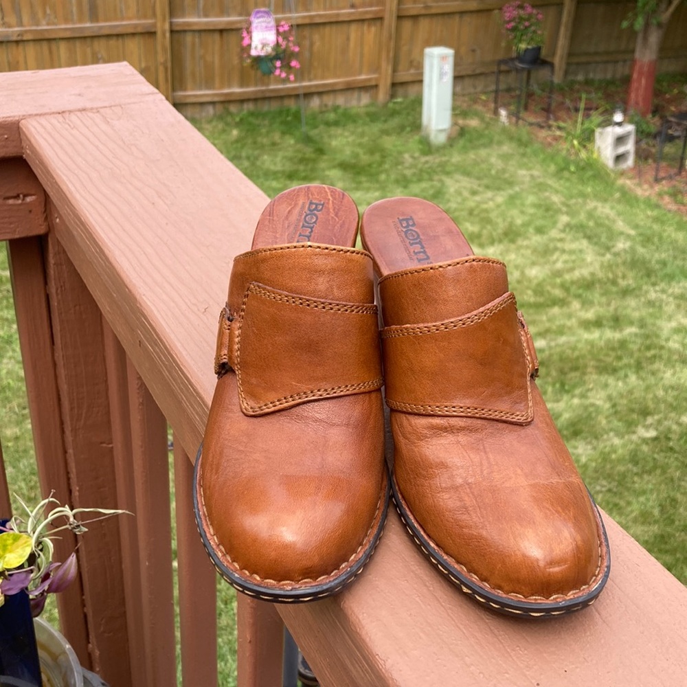 BORN Stacked Heel Mule Slip-on Brown Leather. Size 8MW